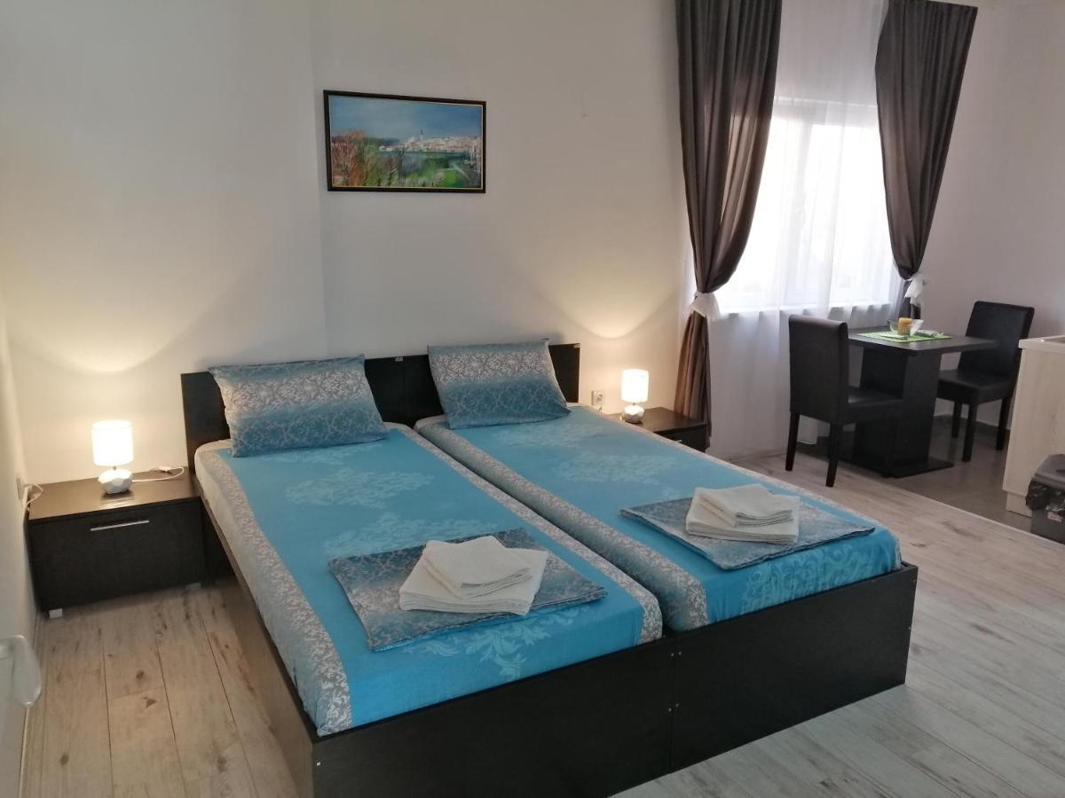 Mitic 1 Homestay *