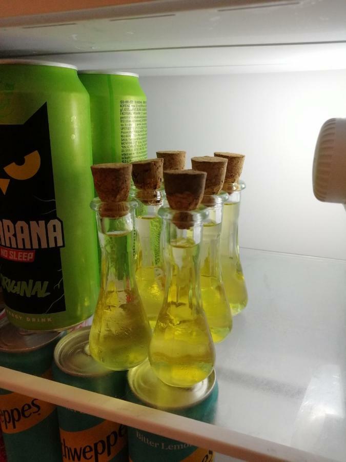 Mitic 1 *